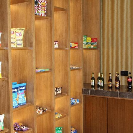 Holiday Inn - Quito Airport By Ihg Tababela Exterior foto A typical vending machine in a Japanese hotel