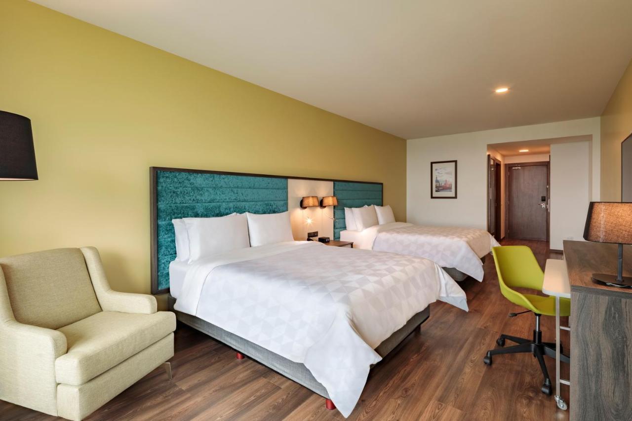Holiday Inn - Quito Airport By Ihg Tababela Exterior foto A typical room at the hotel