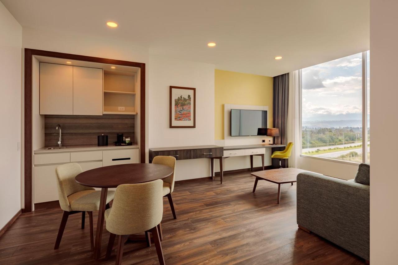 Holiday Inn - Quito Airport By Ihg Tababela Exterior foto Suite