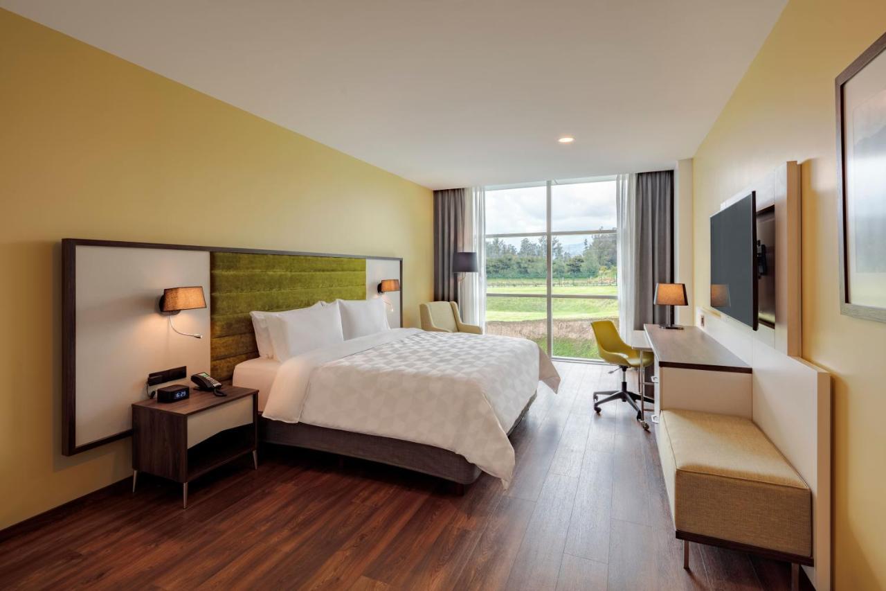 Holiday Inn - Quito Airport By Ihg Tababela Exterior foto A typical room at the hotel