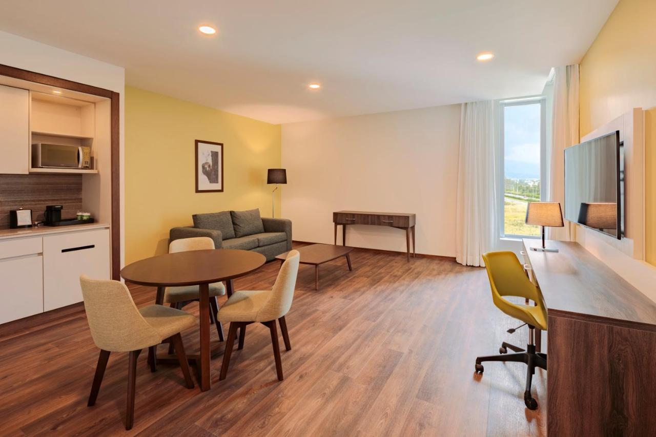 Holiday Inn - Quito Airport By Ihg Tababela Exterior foto A typical suite at the new hotel